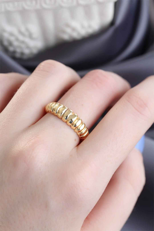 BYK1503 - Altın Renk Ayarlamalı Burgu Kadın Yüzük