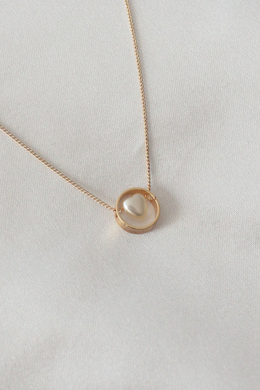 BKO6850 - Gold Renk Minimal Kalp Figür Kadın Kolye