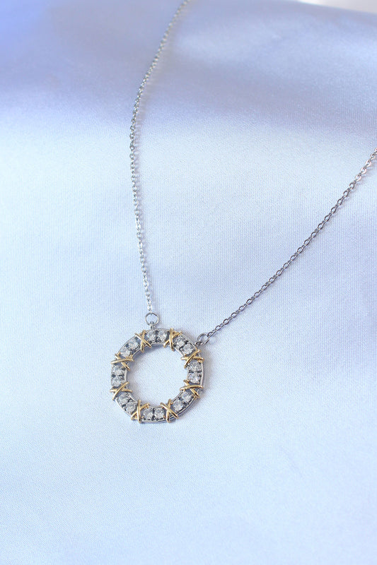 BKO7459 - 316L Çelik Gümüş Renk Zirkon Taşlı Gold Detay Xoxo Kadın Kolye