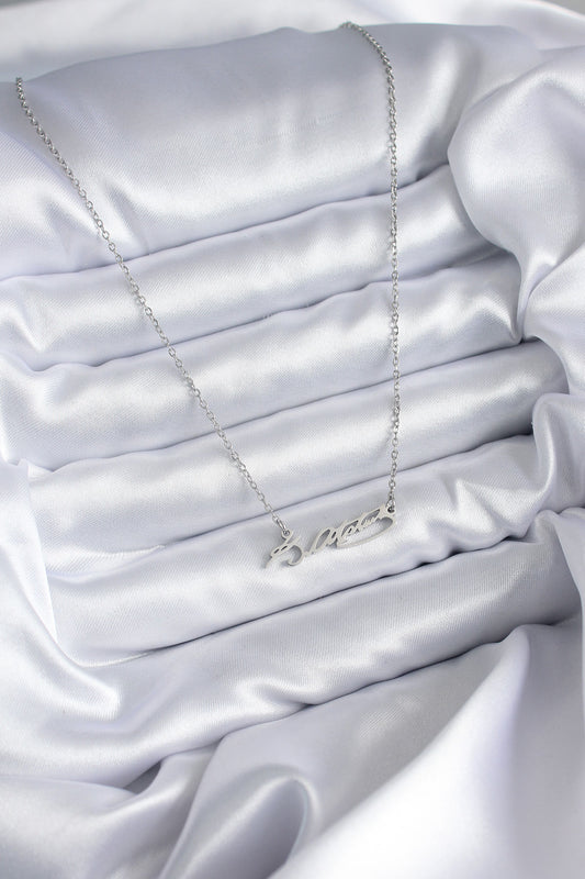 BKO7841 - 316L Çelik Zincir Gümüş Renk Atatürk İmza Figür Kadın Kolye