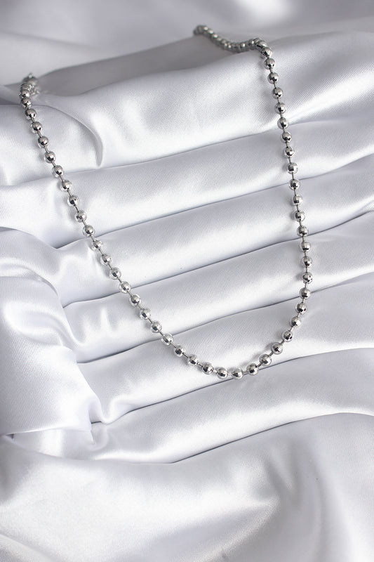 BKO8238 - Pirinç Gümüş Renk Topçuk Detay Kadın Kolye