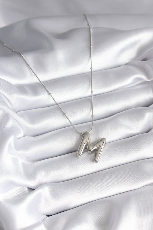 BKO8307 - 316L Çelik Gümüş Renk Bubble "M" Harf Model Kadın Kolye