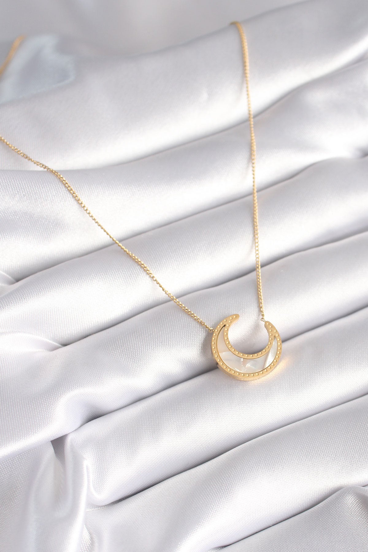 316L Çelik Gold Renk Beyaz Sedefli Hilal Model Kadın Kolye - BKO8362