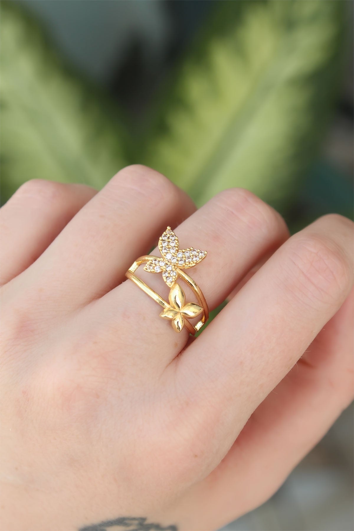 BYK3190 - Pirinç Gold Renk Ayarlanabilir Zirkon Taşlı Kelebek Yüzük