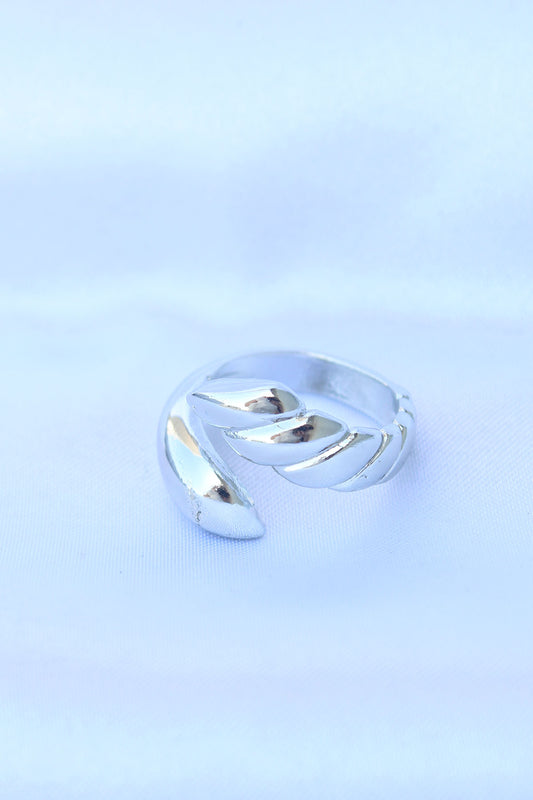 BYK3195 - Pirinç Gümüş Renk Ayarlanabilir Sarmal Yüzük