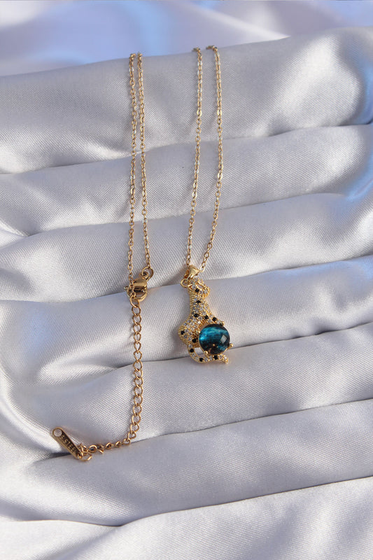 BKO8781 - 316L Çelik Zincir Gold Renk Zirkon Taşlı Panter Figürlü Gezegen Kolye