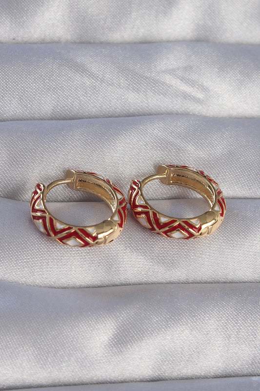 BKP9074 - Pirinç Gold Renk Kırmızı Etnik Desenli Halka Küpe