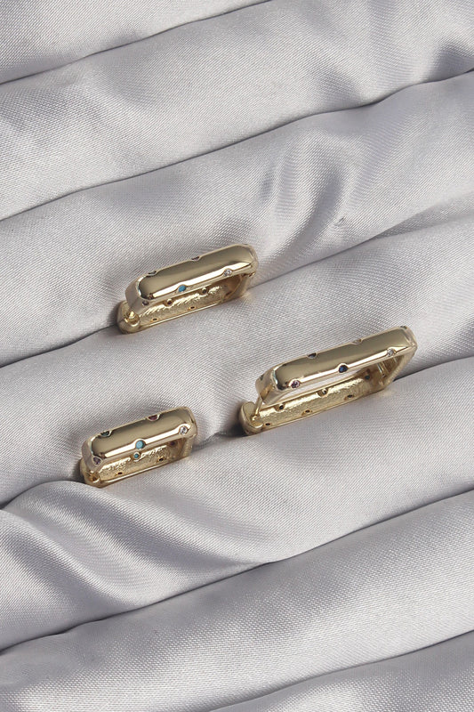 BKP9116 - Pirinç Gold Renk Renkli Zirkon Taşlı Kare Model Küpe Seti