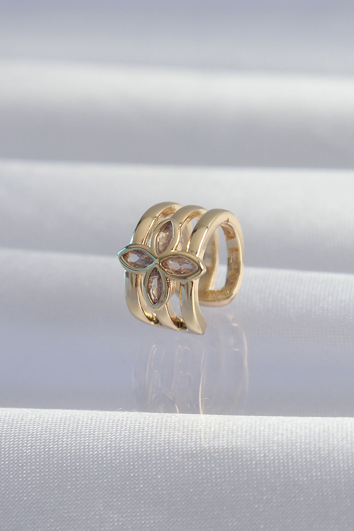 Pirinç Gold Renk Yonca Earcuff Küpe - BKP9331