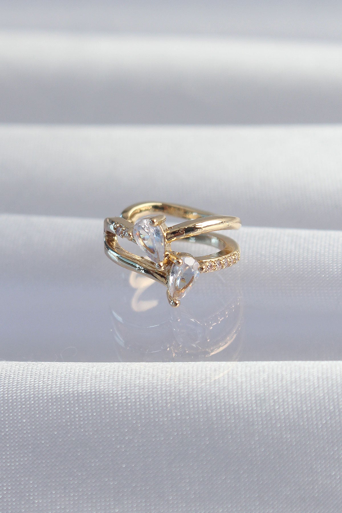 Pirinç Gold Renk Zirkon Taşlı Damla Earcuff Küpe - BKP9335