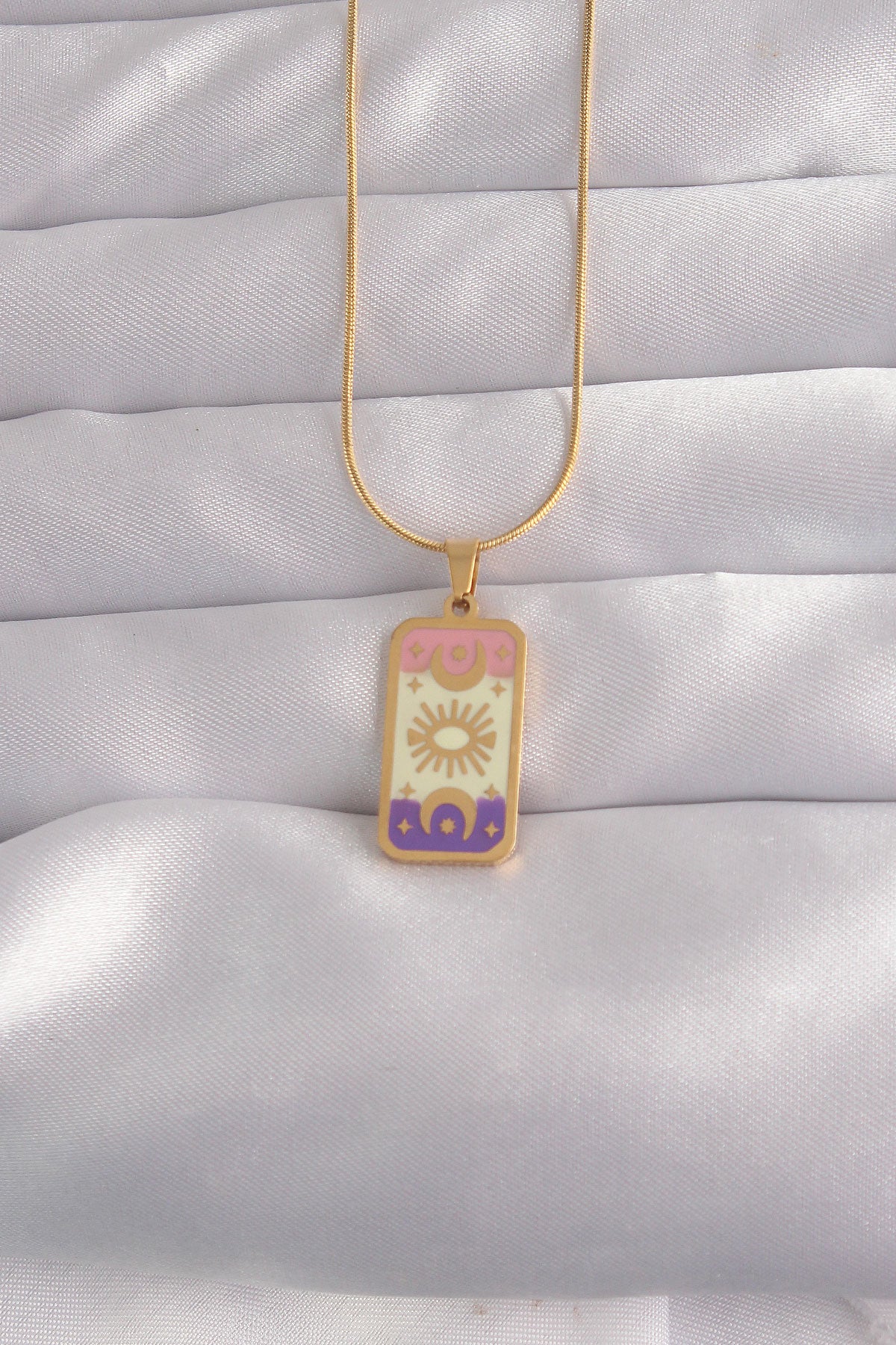BKO9032 - 316L Çelik Gold Renk Karışık Mineli Ay Figür Tarot Kolye