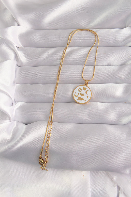 BKO9041 - 316L Çelik Gold Renk Beyaz Mineli Karışık Figürlü Tarot Kolye