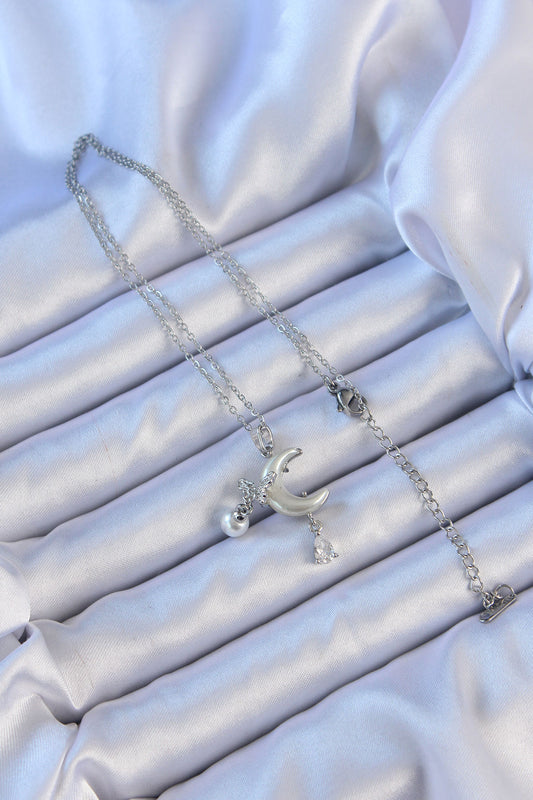 BKO9094 - 316L Çelik Zincir Gümüş Renk Zirkon Taşlı Kelebekli Mineli Ay Kolye