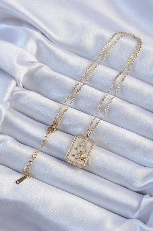 BKO9225 - 316L Çelik Zincir Altın Renk Zirkon Taşlı Aslan Figürlü Tarot Kolye