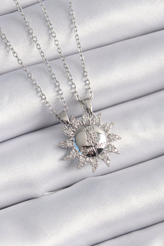 BKO9289 - 316L Çelik Gümüş Renk Zirkon Taşlı Güneş Model İşleme Yazı Detay Arkadaşlık Kolyesi