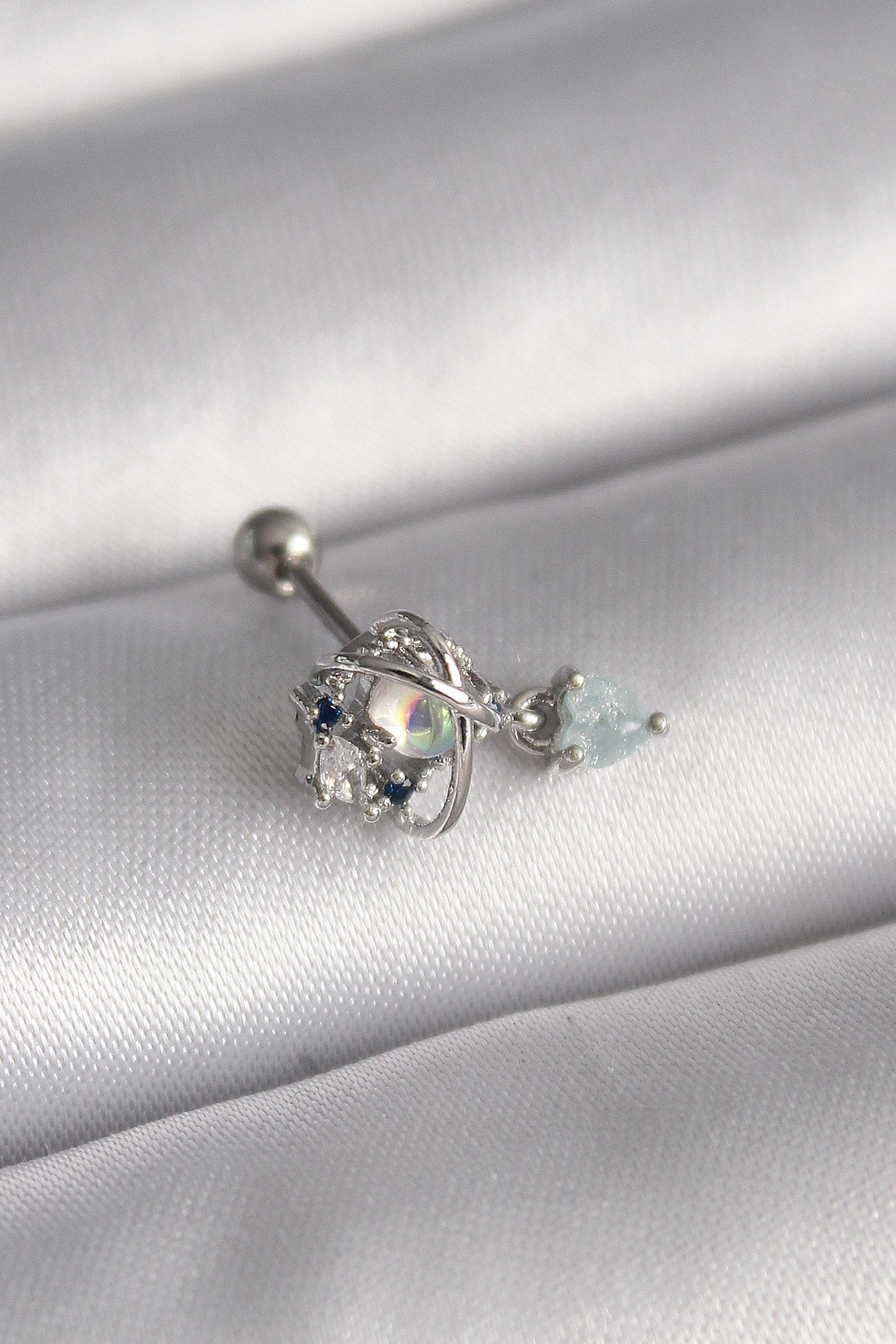 316L Çelik Gümüş Renk Zirkon Taşlı Sallantı Kalp Detay Tragus Piercing - PR1361