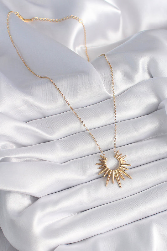 BKO9521 - 316L Çelik Gold Renk Güneş Model Vintage Kadın Kolye