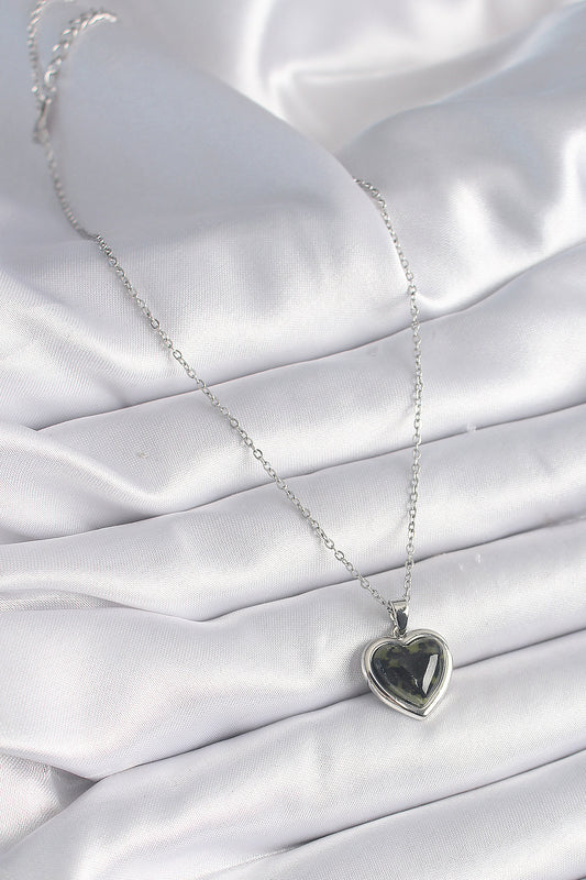 BKO9526 - 316L Çelik Gümüş Renk Yeşil Mineli Kalp Model Kadın Kolye