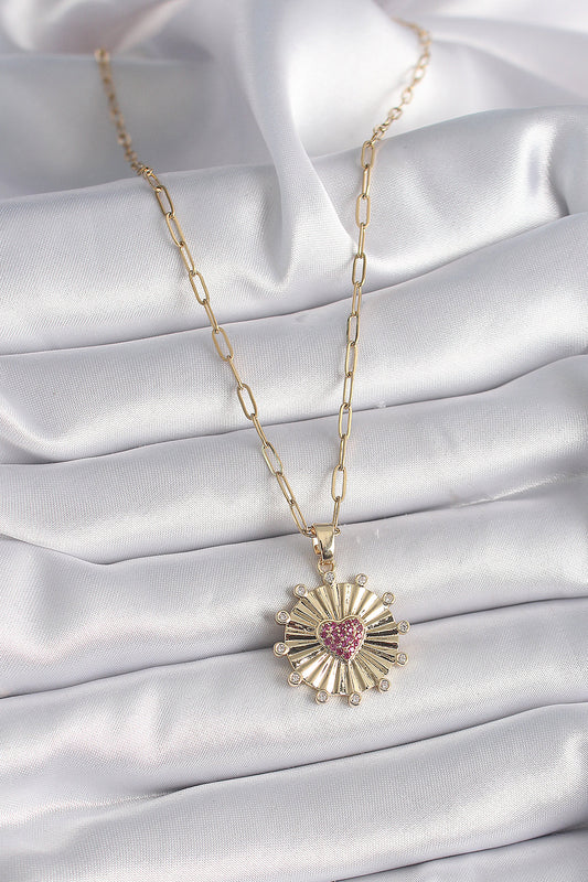 BKO9534 - 316L Çelik Gold Renk Pembe Zirkon Taşlı Kalp İşleme Madalyon Model Kadın Kolye