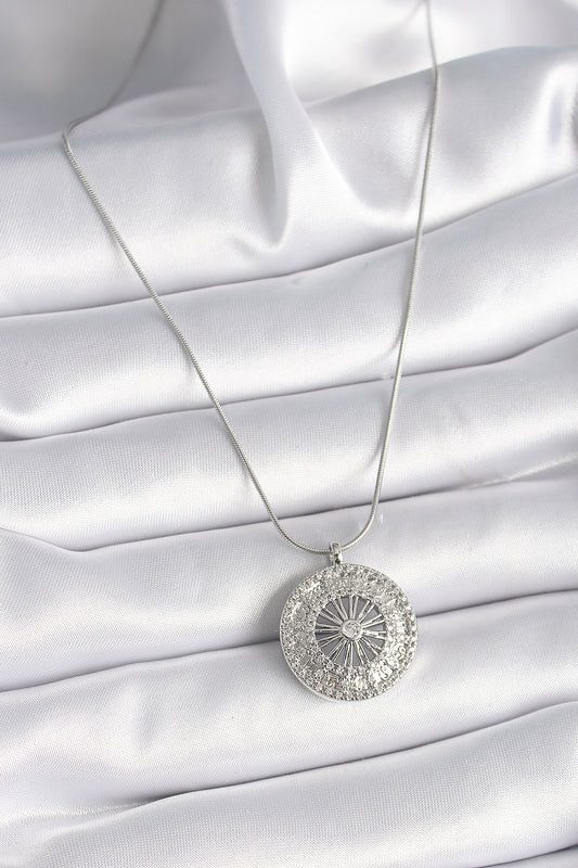 BKO9541 - 316L Çelik Gümüş Renk Zirkon Taşlı 12 Burç Madalyon Model Kadın Kolye