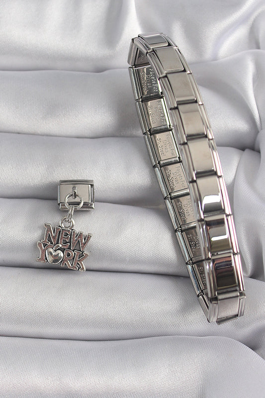 BC1120 - 316L Çelik Gümüş Renk Sallantı New York Yazı Model Nomination Charm