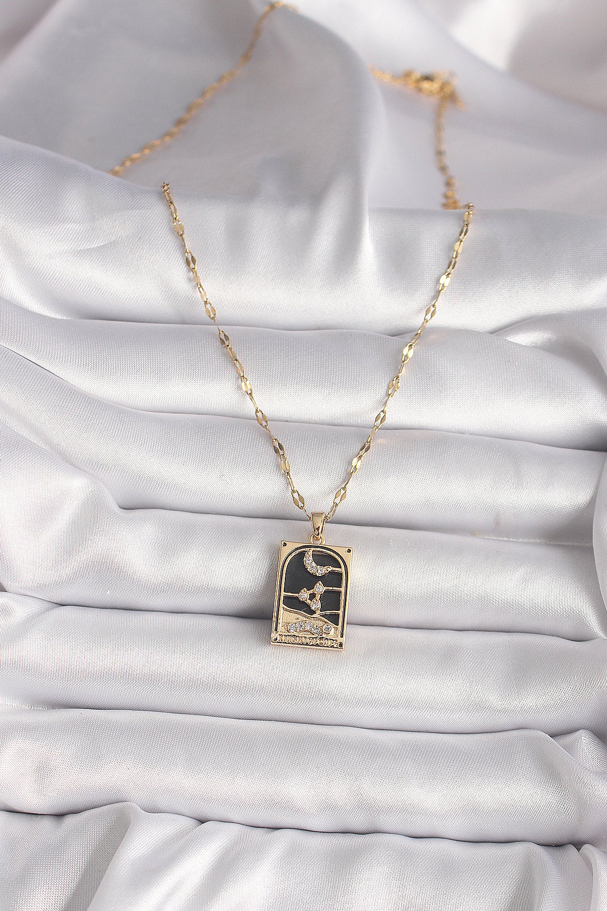 BKO9686 - 316L Çelik Gold Renk Zirkon Taşlı Ay Figürlü Tarot Model Kadın Kolye