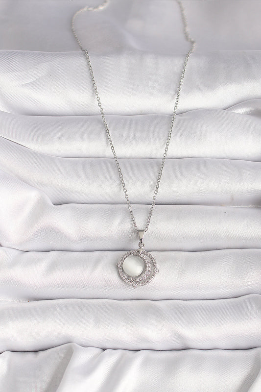 BKO9702 - 316L Çelik Gümüş Renk Zirkon Taşlı Beyaz Sedefli Hilal Model Kadın Kolye