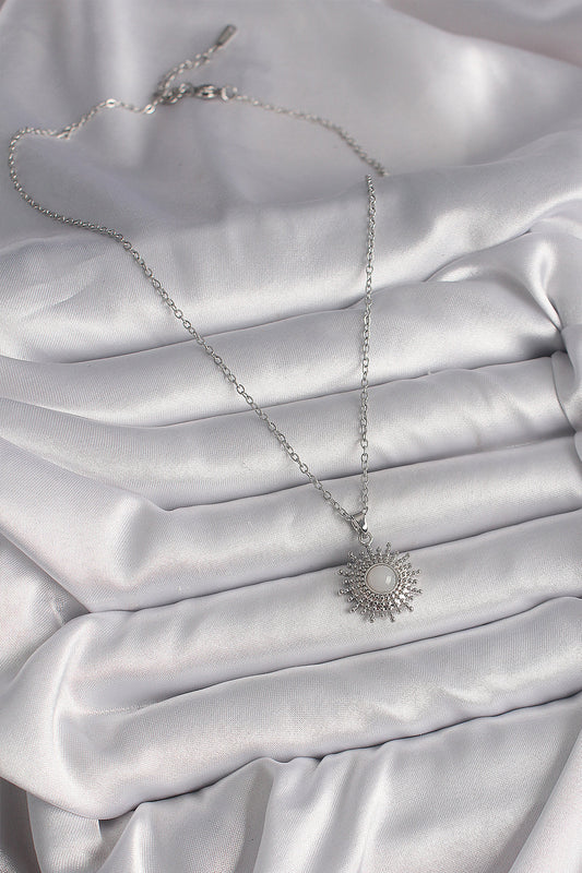 BKO9719 - 316L Çelik Gümüş Renk Zincir Beyaz Mineli Güneş Model Kadın Kolye