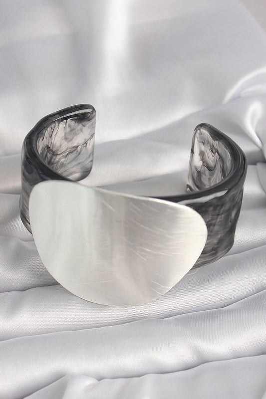 BB6669 - Siyah Mermer Desen Akrilik Pilastik Gümüş Plaka Model Vintage Kadın Bilezik