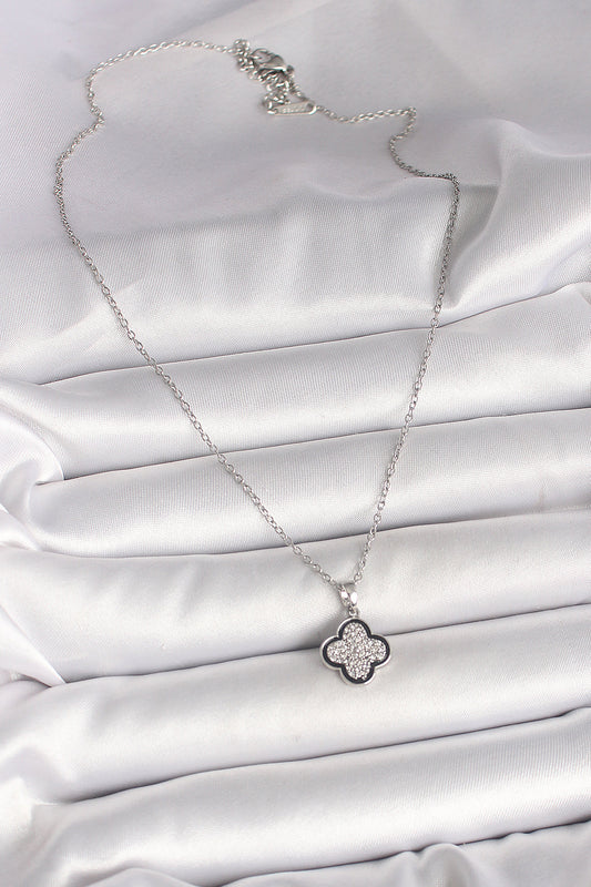 BKO9975 - 316L Çelik Gümüş Renk Zincir Zirkon Taşlı Yonca Model Kadın Kolye