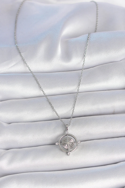 BKO10038 - 316L Çelik Gümüş Renk Zincir Zirkon Taşlı Pusula Model Kadın Kolye