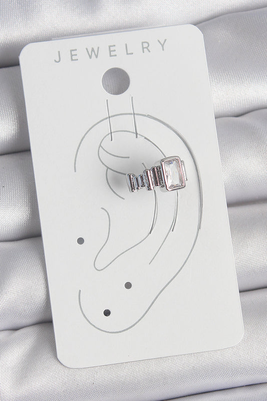 BKP10560 - Pirinç Gümüş Renk Kare Zirkon Taşlı Kadın Kıkırdak Model Küpe