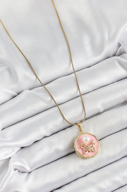 BKO10276 - 316L Çelik Zincir Zirkon Taşlı Pembe Sanatsal Portre İnci Detaylı Kelebek Model Gold Renk Kadın Kolye
