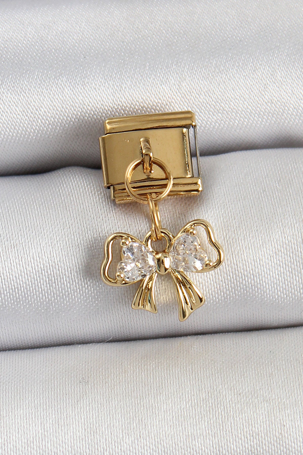 BC1424 - 316L Çelik Sallantılı Zirkon Taşlı Fiyonk Model Gold Renk Nomination Charm