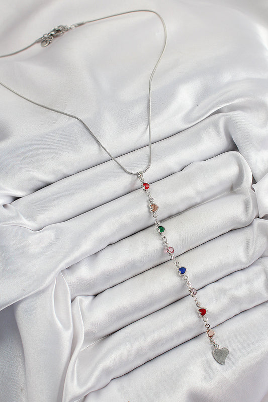 BKO10338 - Pirinç Gümüş Renk Karışık Renk Zirkon Taşlı Kalpli Y Kadın Kolye