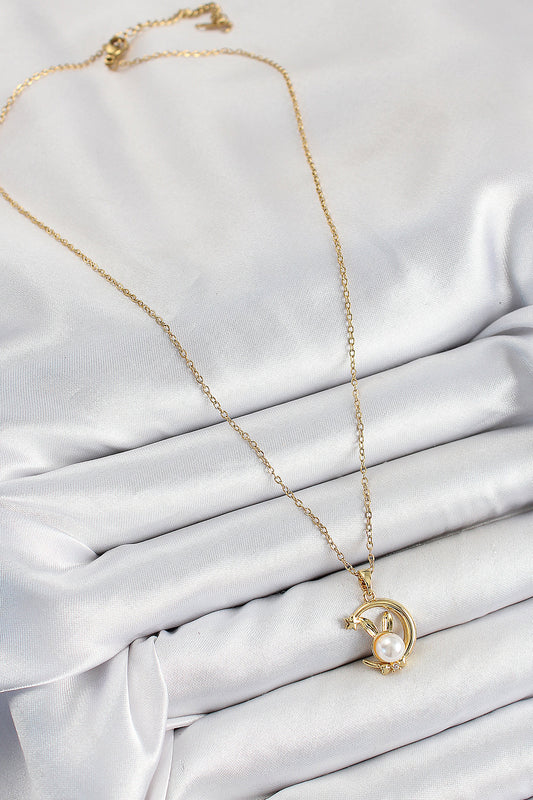 BKO10347 - 316L Çelik İnci Detaylı Hilal Tavşan Model Gold Renk Kadın Kolye