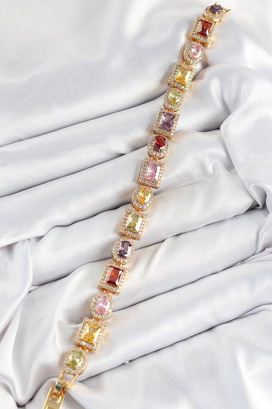 BB7504 - Pirinç Karışık Zirkon Taşlı Baget Model Gold Renk VIP Seri Kadın Bileklik