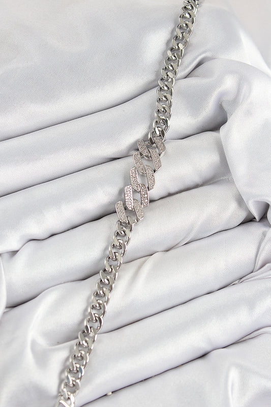 BB7550 - Pirinç Zirkon Taşlı Ezme Küba Zincir Model Gümüş Renk Kadın Bileklik