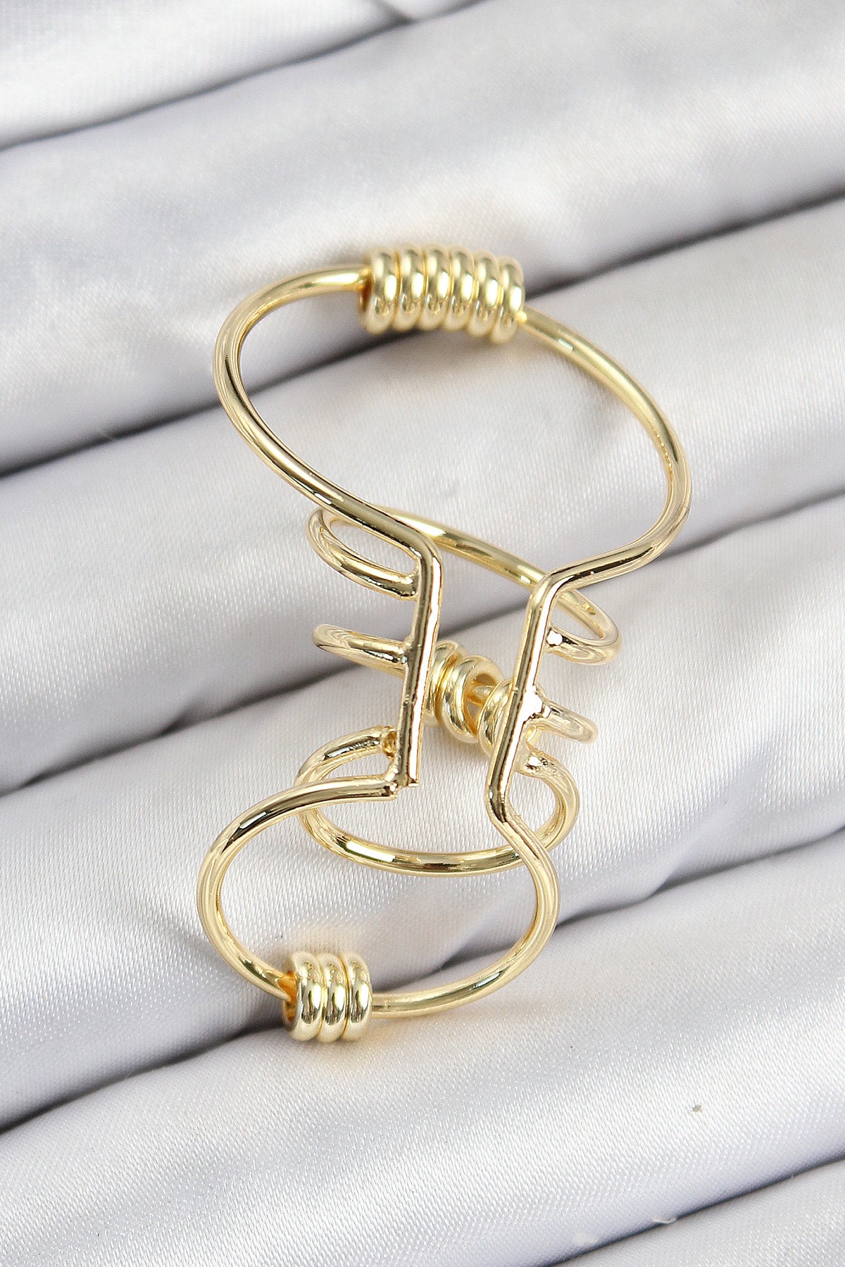 Pirinç Halkalı Model Gold Renk Kıkırdak Küpe - BKP11060