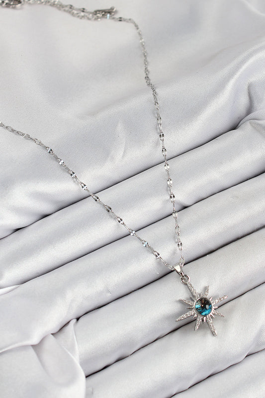 BKO10443 - 316L Çelik Zirkon Taşlı Kutup Yıldızı Model Gümüş Renk Kadın Kolye