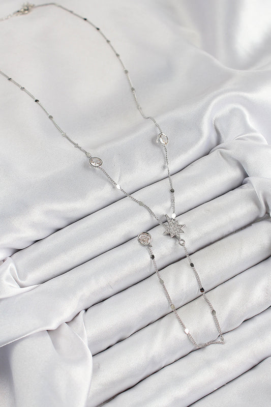 BKO10453 - Pirinç Zirkon Taşlı Kutup Yıldızı Model Gümüş Renk Y Kolye