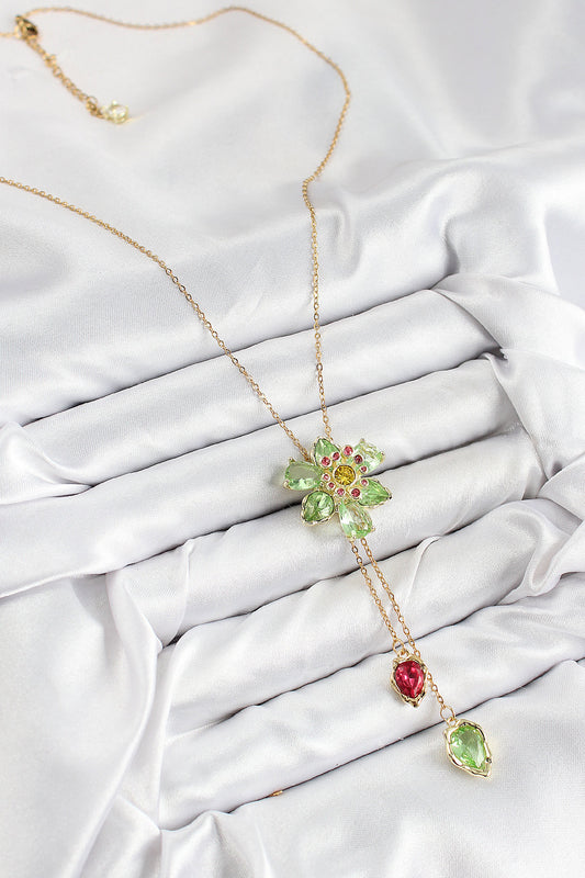 BKO10474 - VIP Pirinç Zirkon Taşlı Çiçek Model Gold Renk Asansörlü Kadın Kolye