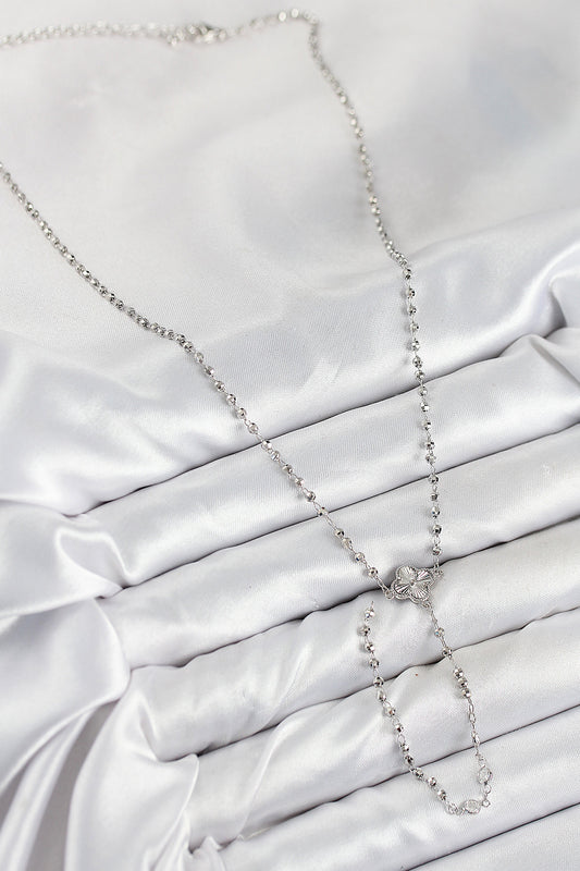 BKO10498 - Pirinç Zirkon Taşlı Yonca Model Gümüş Renk Kadın Y Kolye