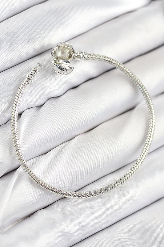 BB7801 - Pirinç Charm Topcuk Model Gümüş Renk Kadın Bileklik