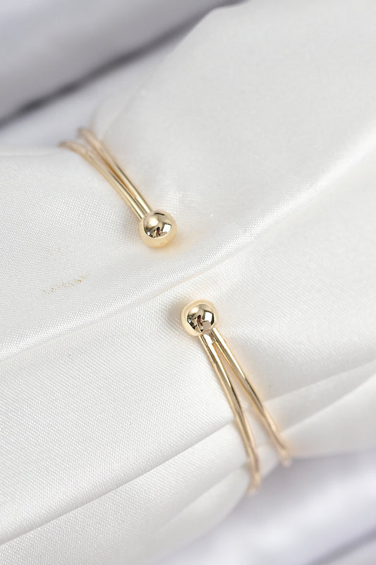 BB7885 - Pirinç Zirkon Taşlı Yonca Model Gold Renk Kadın Bileklik