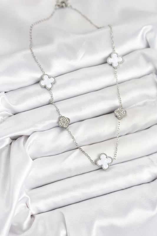 BKO10588 - 316L Çelik Zincir Gümüş Renk Beyaz ve Zirkon Taşlı Yonca Kadın Kolye