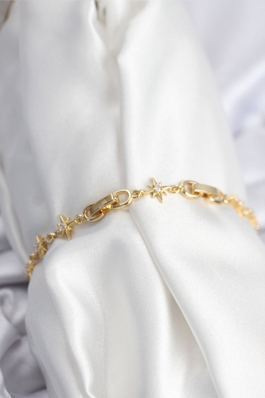 BB7927 - Pirinç VIP Seri Gold Renk Sıralı Kutup Yıldızı Kadın Bileklik