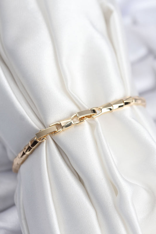 BB7931 - Pirinç VIP Seri Gold Renk Zirkon Taşlı Yıldız Model Kadın Bileklik