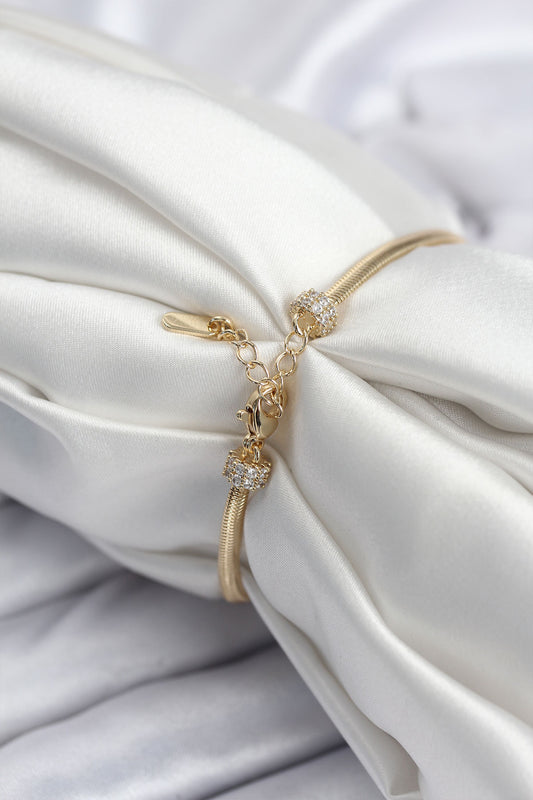 BB7937 - Pirinç VIP Seri Gold Renk Kutup Yıldızı Model Kadın Bileklik