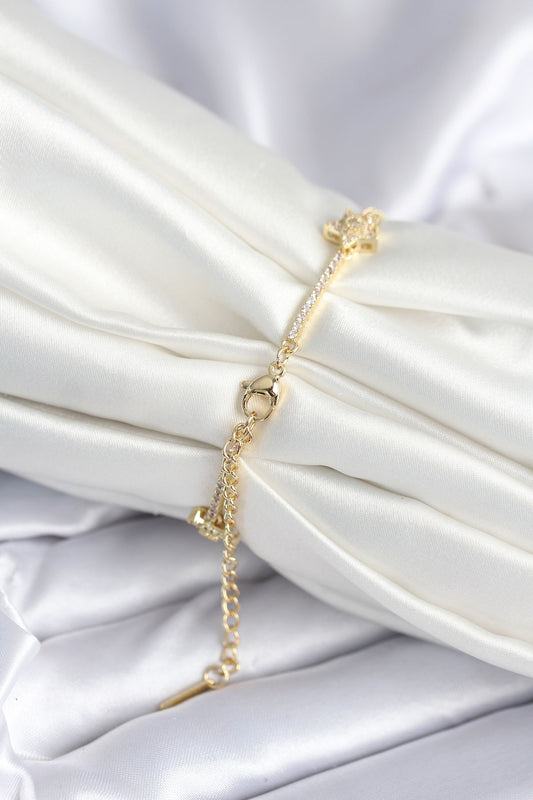 BB7986 - Pirinç Gold Renk Yıldız Model Kadın Bileklik